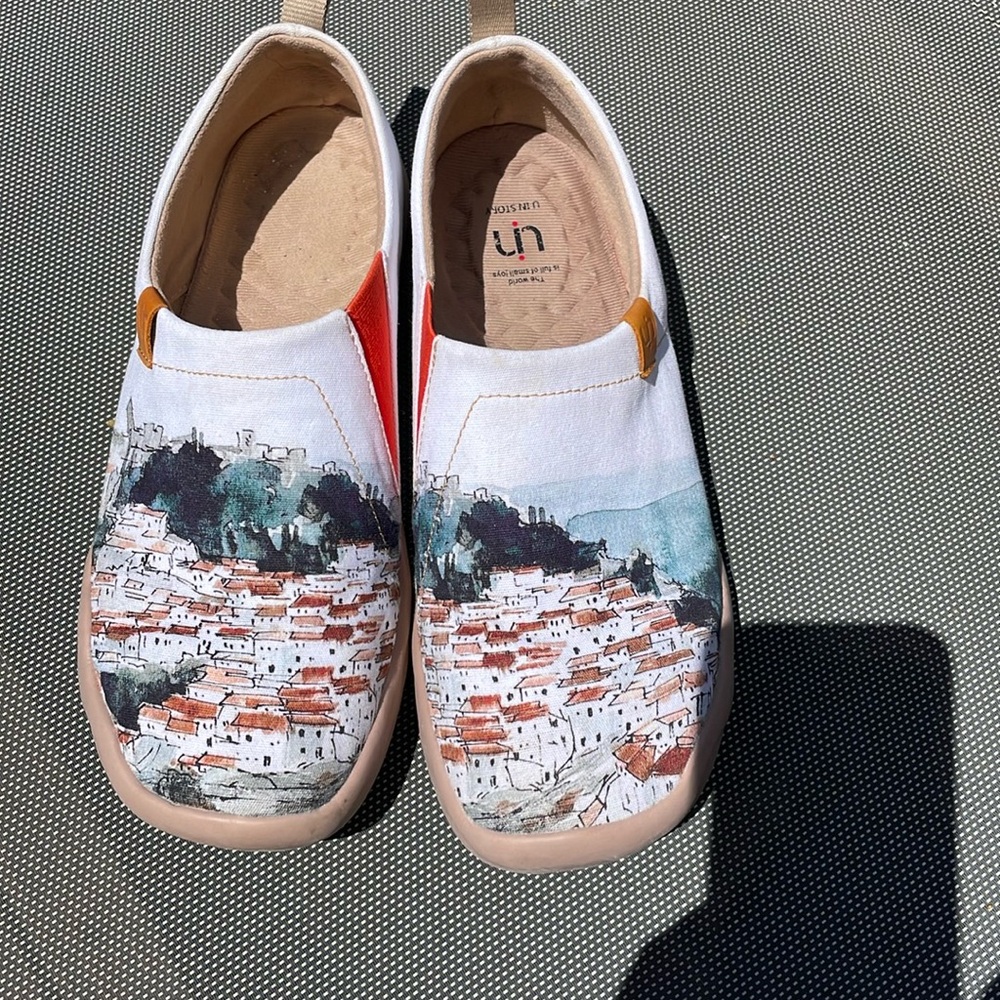 UIN fun shoes